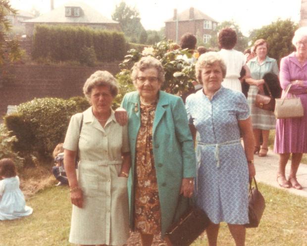 The Northern Echo: Ena on the left and Gwen on the right with their mother, Annie, in the middle